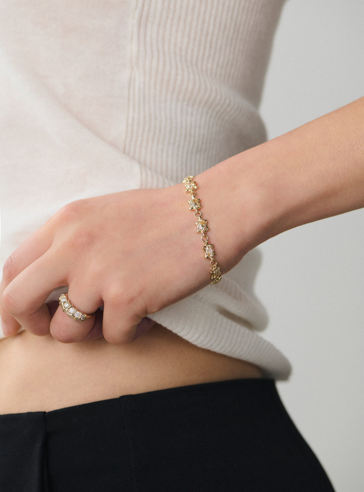 6 Point Petite Bracelet Gold