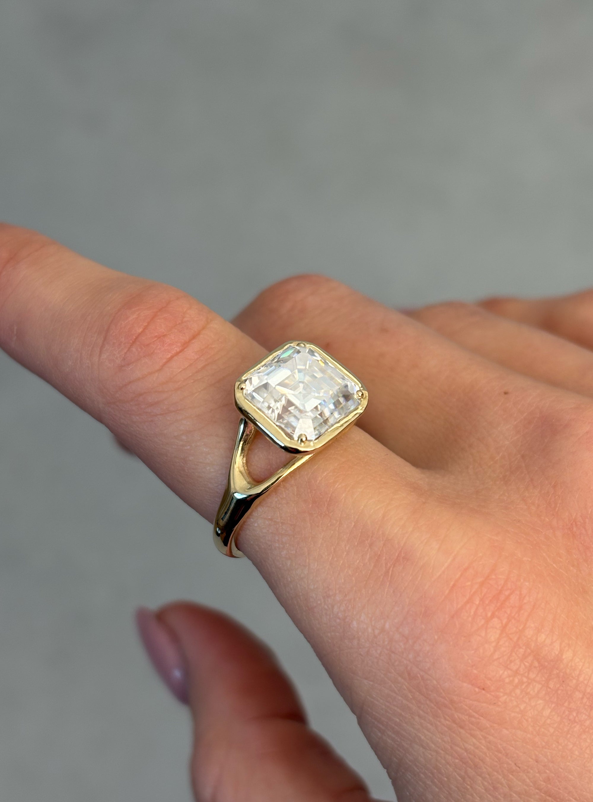 Square Open Air Ring